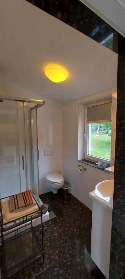 Apartman Nevia Lka Opric Εξωτερικό φωτογραφία