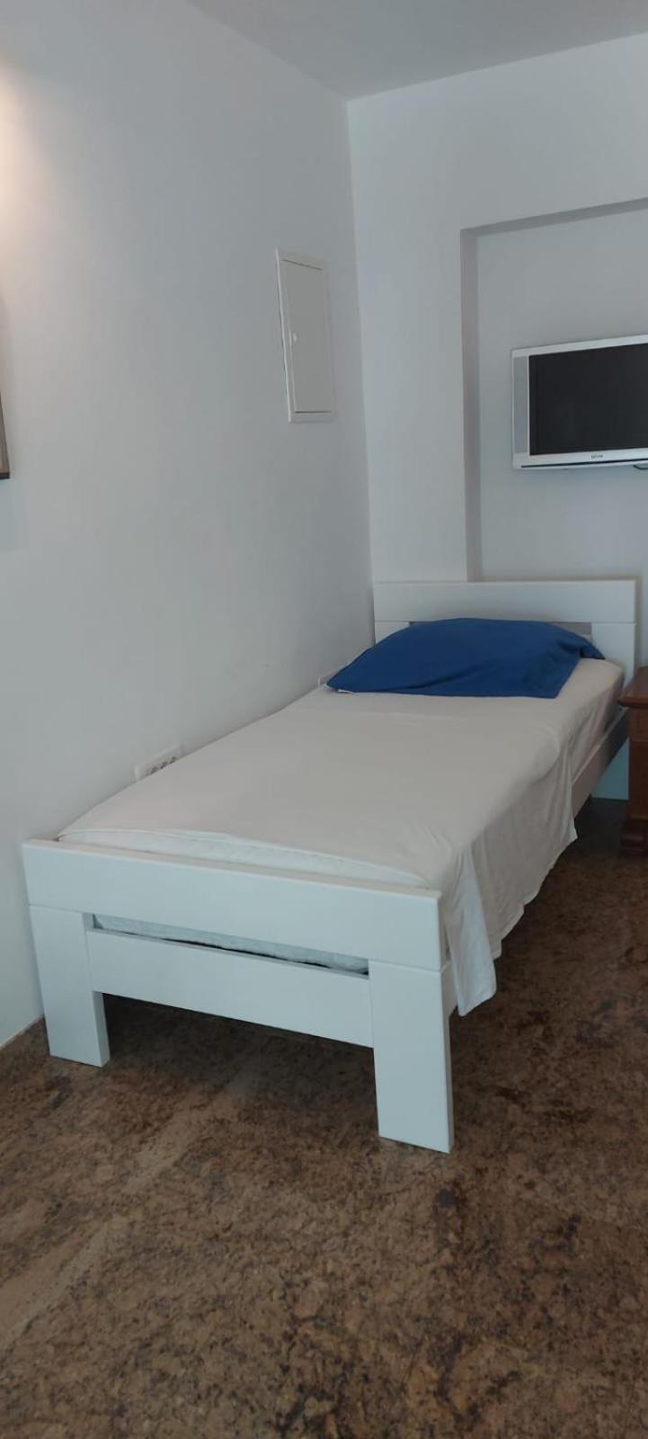 Apartman Nevia Lka Opric Εξωτερικό φωτογραφία